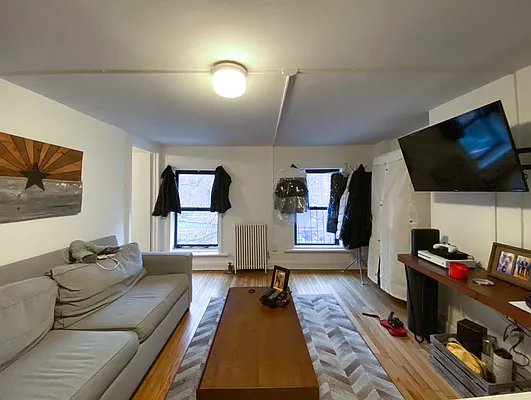 Rented by Kahen Properties | media 11