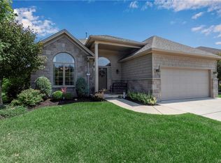 5573 Privet Dr, Williamsville, NY 14221