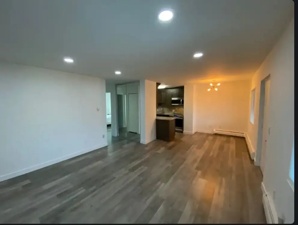 2 bed, 906 sqft, $1,499 — Photo 1