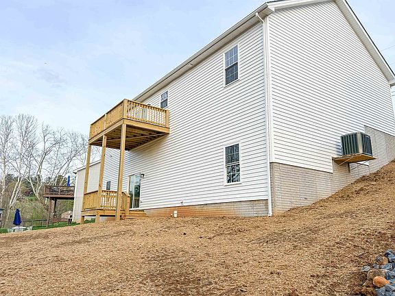 5th image of 244 Locustdale Loop