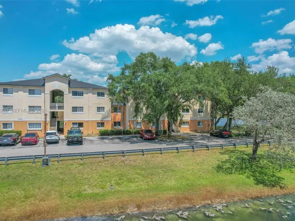 3690 N 56th Ave APT 903, Hollywood, FL 33021