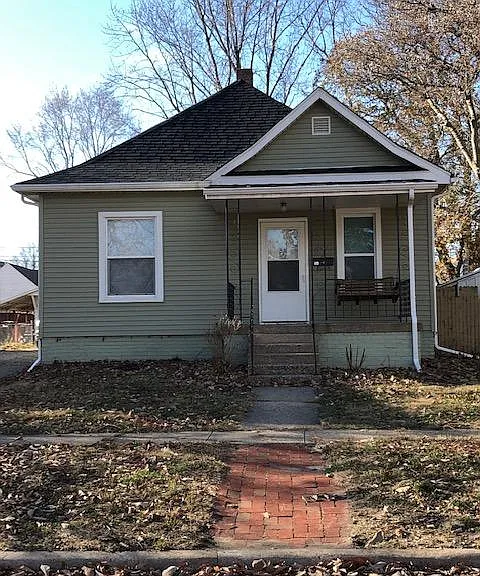 207 S Poplar St — Photo 1