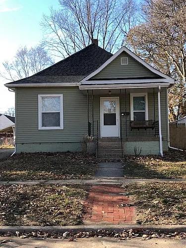 207 S Poplar St Photo 1