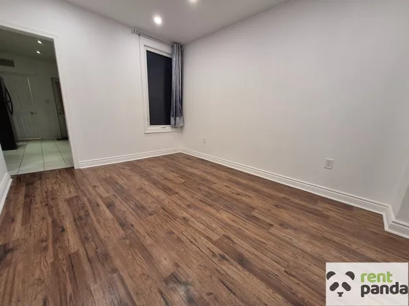 156 Oakcrest Ave, Toronto, ON M4C 1C1