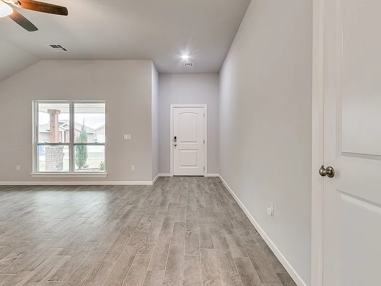1680 Addington Rd — Photo 5