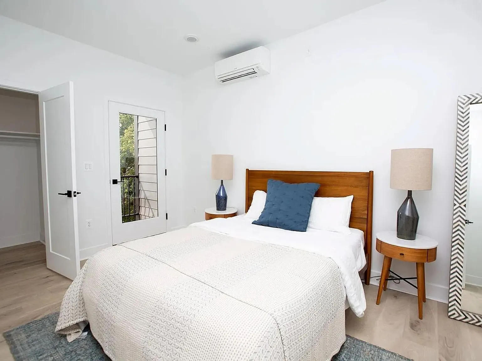 Beautiful One Bedroom Apartment with Washer and Dryer in Fells Point — Photo 4