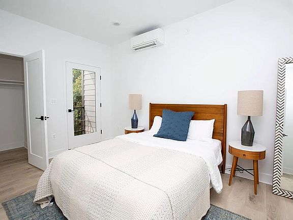 5th image of 1617 Eastern Ave #303