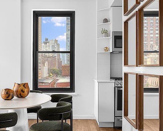 2nd image of 104 W 70th St APT 7D