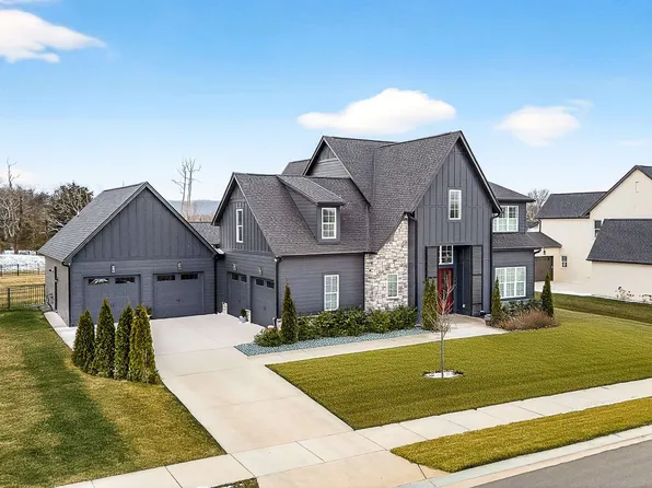 7017 Lampkins Crossing Dr, College Grove, TN 37046