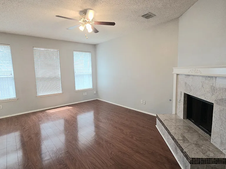 12783 Honey Locust Cir — Photo 11