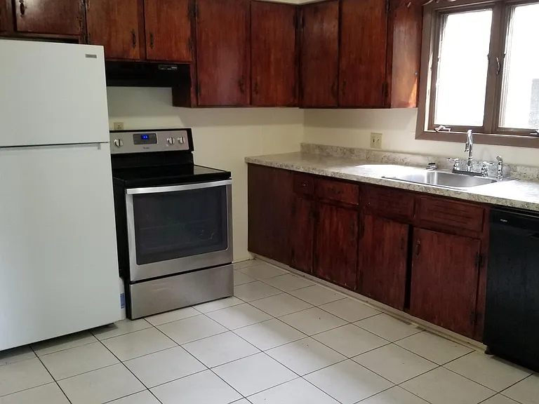 113 Fayette St — Photo 3