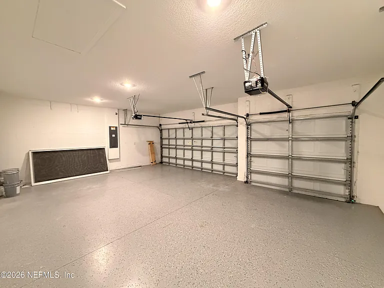 1352 Arklow Cir — Photo 32