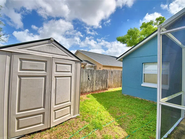 2935 Dickens Cir — Photo 43