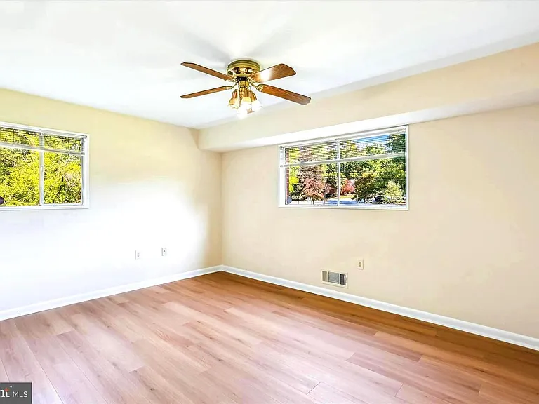 10601 Weymouth St #4 — Photo 19