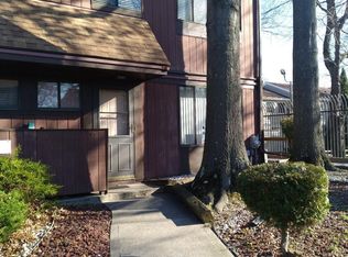 37 Azalea Ct, Staten Island, NY 10309