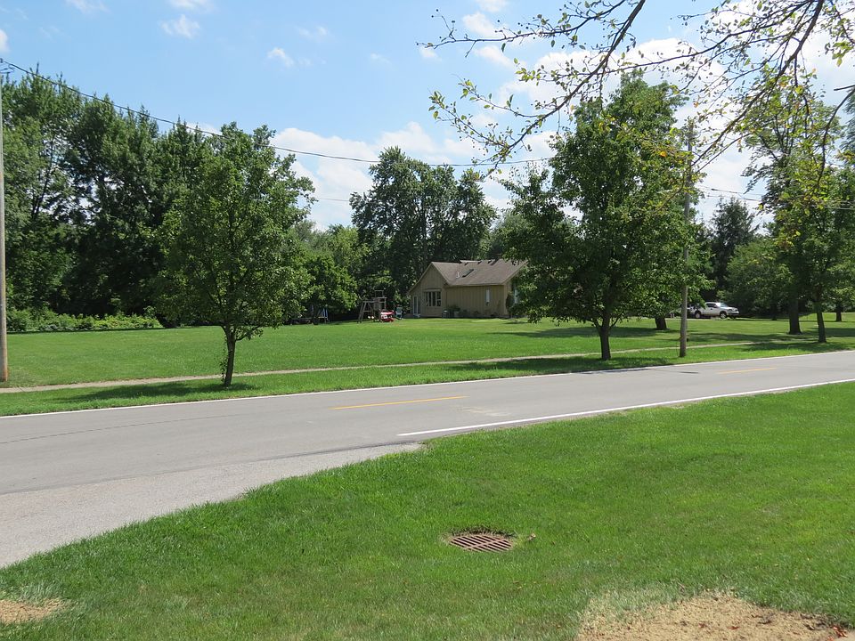 2nd image of 28288 White Rd