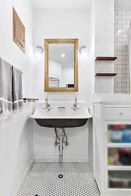 Rented by Compass | media 28