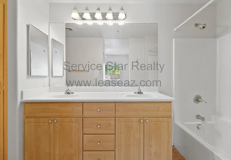 920 E Devonshire Ave #1001 — Photo 15