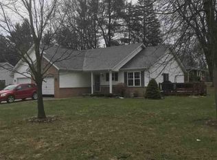 7756 E Ridge Dr, Almont, MI 48003