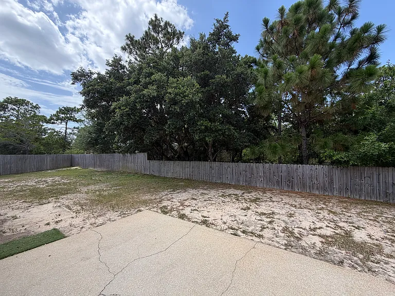 562 Batten Blvd — Photo 24