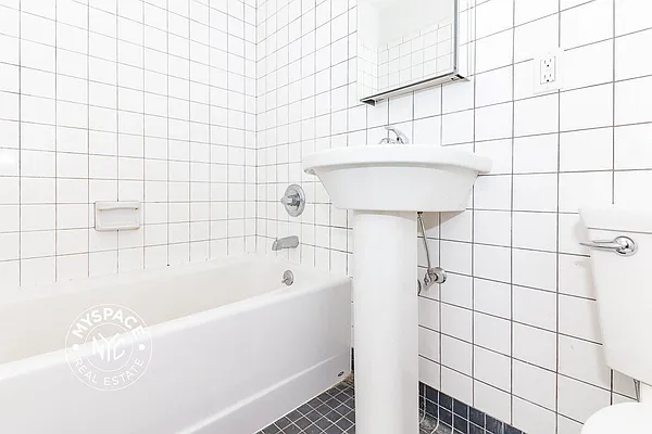 Rented by MySpaceNYC | media 22