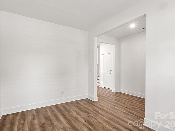 4th image of 3004 Woodlands Creek Dr