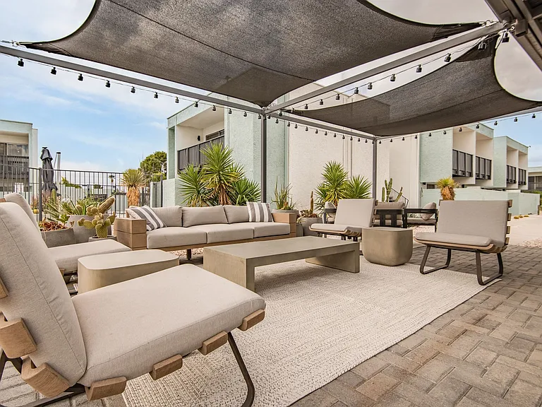 Echo Luxury Apartments — Photo 38