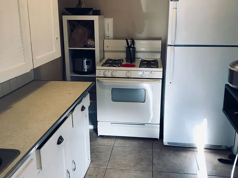 1373 Eastview Ave — Photo 5