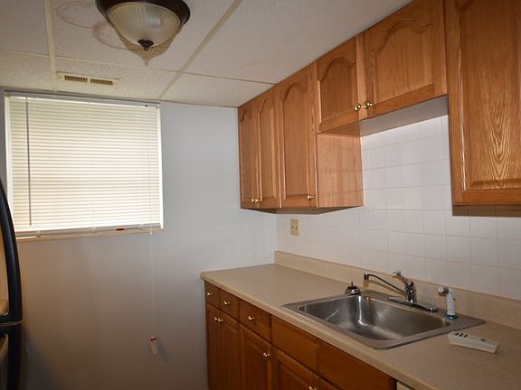 3rd image of 926 Ohio Pike #503