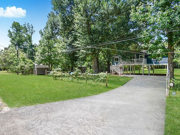 3rd image of 29827 Shady Brook Ln
