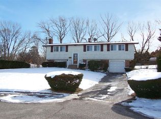 10 Arrowhead Ct, South Setauket, NY 11720