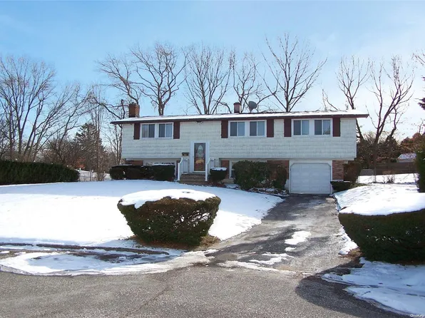 10 Arrowhead Court, South Setauket, NY 11720