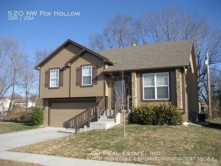 1st image of 520 NW Fox Hollow Ln