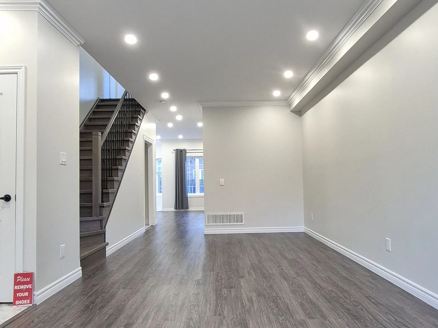 4 bed, $3,800 — Photo 2