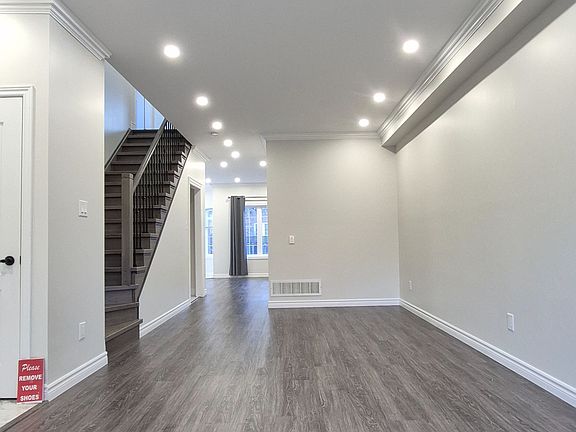 2nd image of 4 Caymus St