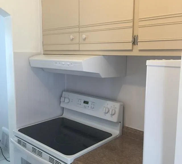 644 Mill St — Photo 10