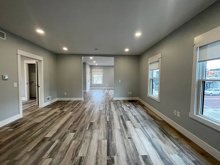 203 Warren Ave SE — Photo 8