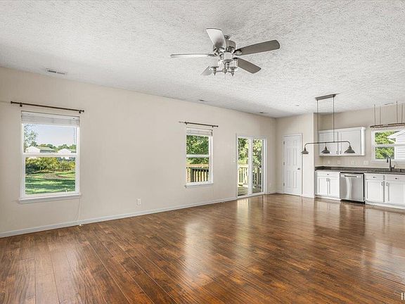 4th image of 4772 Elijah St