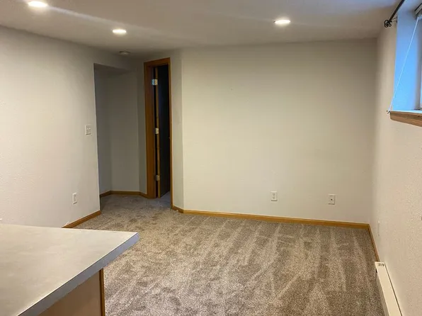 1106 East Avenue C, 1106 E Avenue C #2, Bismarck, ND 58501