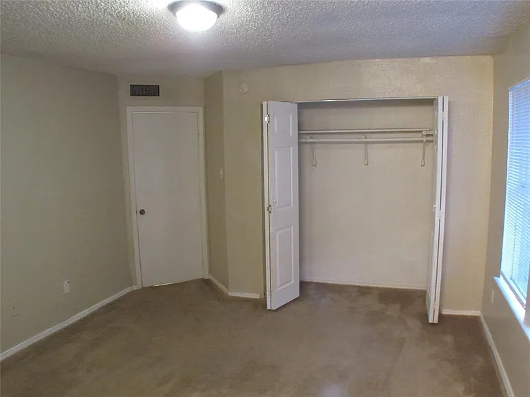 10311 Tamworth Dr — Photo 53