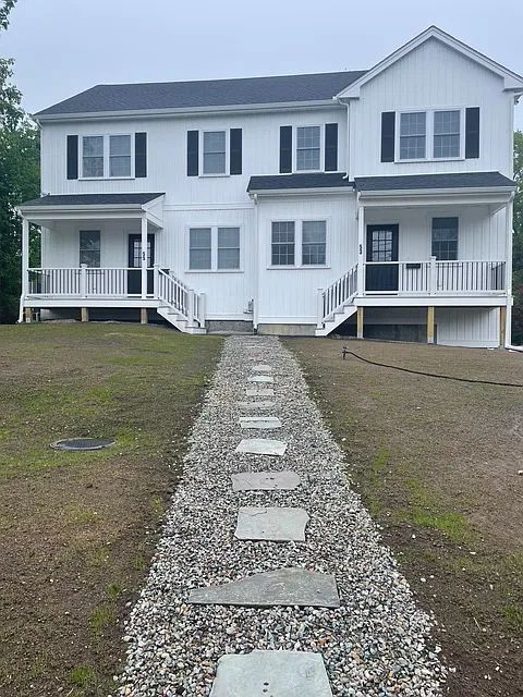 3 bed, 2.5 bath, 2400 sqft, $4,600 — Photo 1