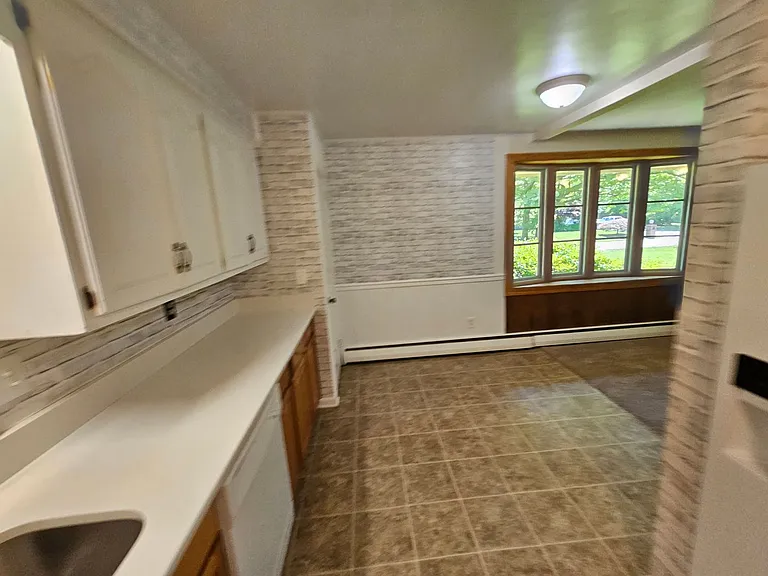 1812 Ashley Dr — Photo 6