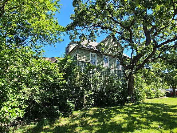 5th image of 7048 S Perry Ave