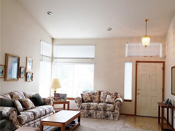 3rd image of 10427 Wildflower Ct E