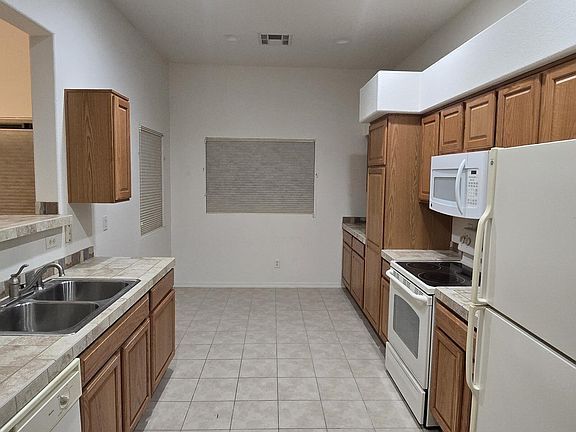 4th image of 18650 N 91ST Avenue #901