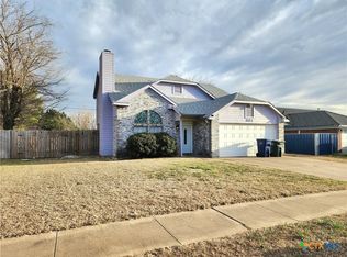 304 E Hogan Dr, Copperas Cove, TX 76522