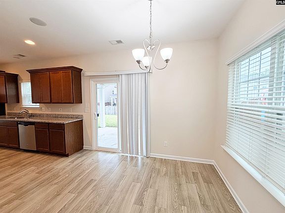 3rd image of 128 Brewers Oak Ln