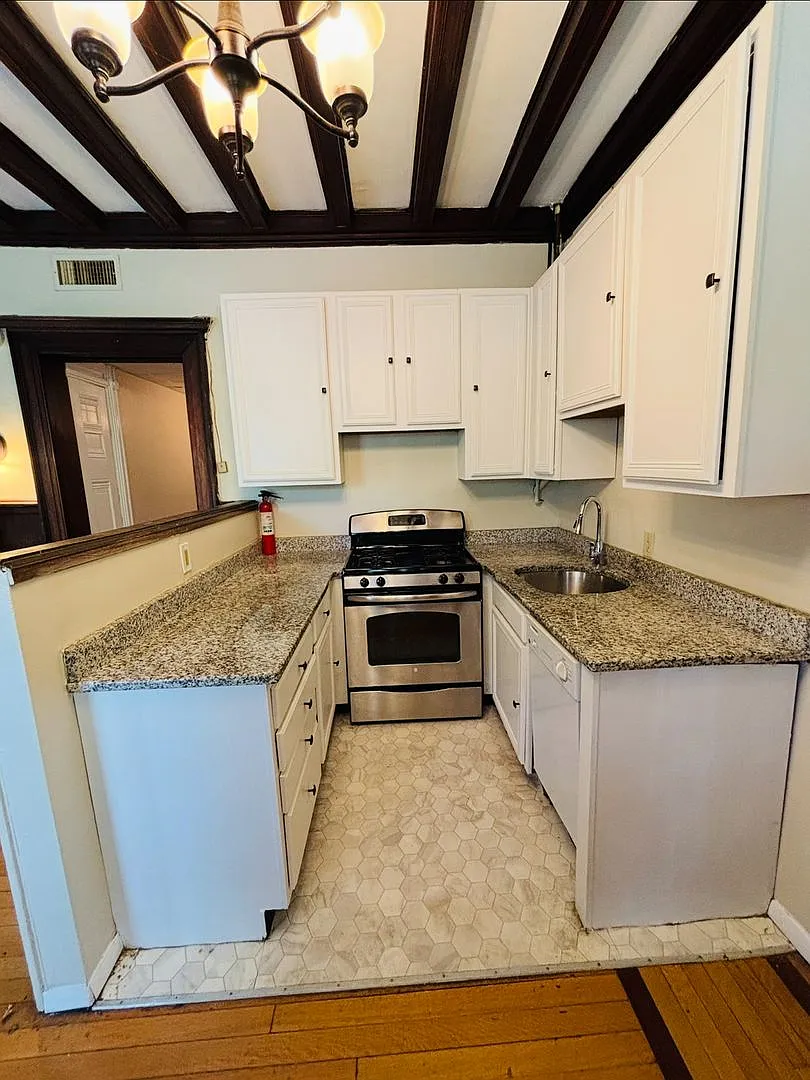3 Bed / 2 Bath Apartment Across from Washington Park $1,700/month — Photo 4