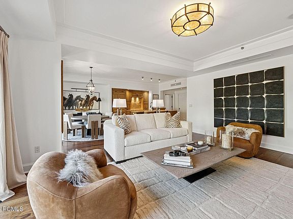 4th image of 2300 Deer Valley Dr E #102