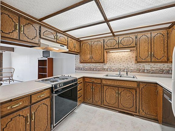 4th image of 149 Riverview Dr APT 15